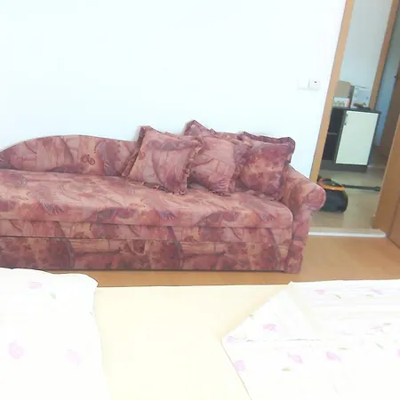 Slatine 11799e شقة تروغير