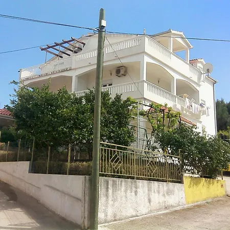 شقة Slatine 11799e تروغير